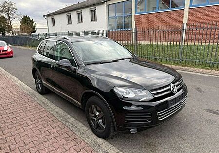 VW Touareg Volkswagen 3.0 TDI V6 TDI BMT+Aut+Leder+Navi