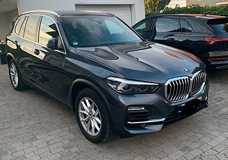 BMW X5 xDrive50i -
