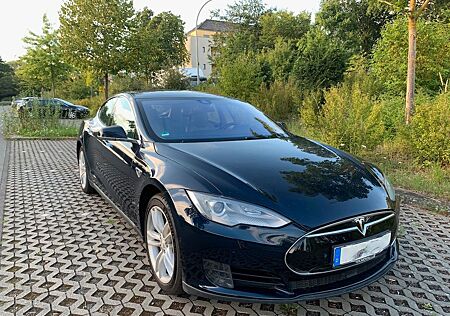 Tesla Model S 85 -