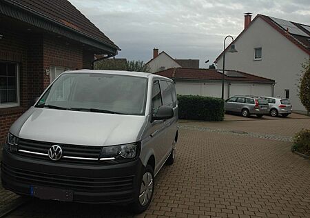 VW T6 Transporter Volkswagen 110KW Scheckheft gepflegt 95600km