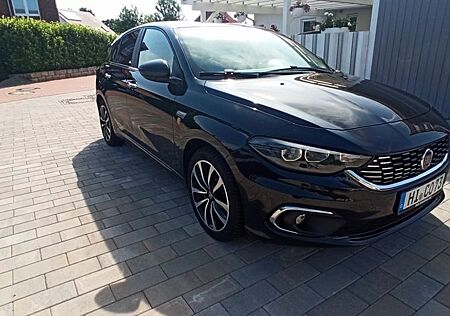 Fiat Tipo 1.4 Lounge 120 PS, Navi, Xenon
