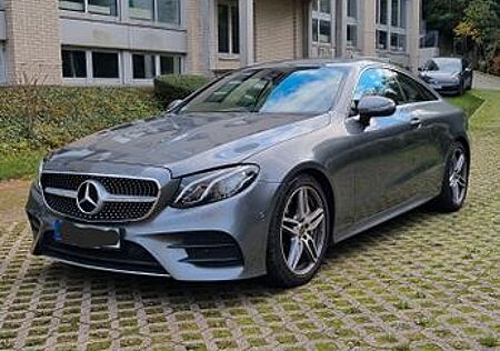 Mercedes-Benz E 300 Coupe AMG Line