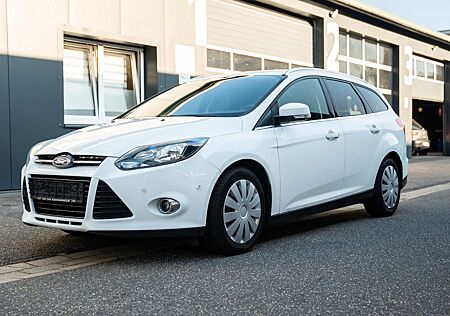 Ford Focus Turnier Titanium *SERVICE NEU*GEPFLEGT*