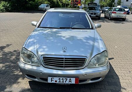 Mercedes-Benz S 430 -