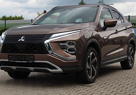 Mitsubishi Eclipse Cross Plus Hybrid 4WD HUD Alcantara Navi