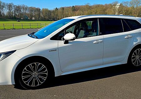 Toyota Corolla 2,0 Hybrid Team Deutsch Touring Spor...