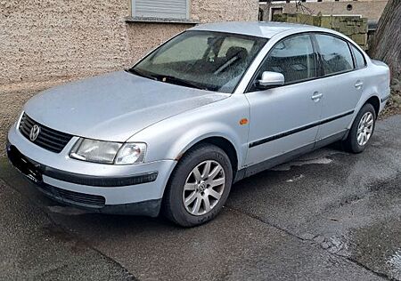 VW Passat Volkswagen 1.8 T Basis