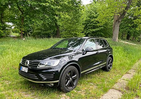 VW Touareg Volkswagen 3.0 V6 TDI R-Line