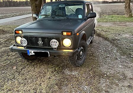 Lada Niva 1.7i