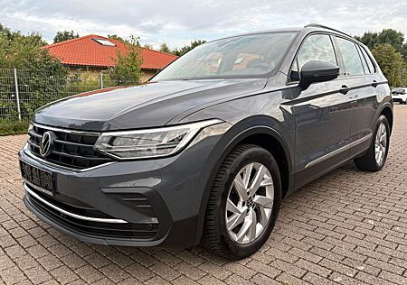 VW Tiguan Volkswagen 1.5 TSI LIFE NAVI DAB APP C. LED ACC