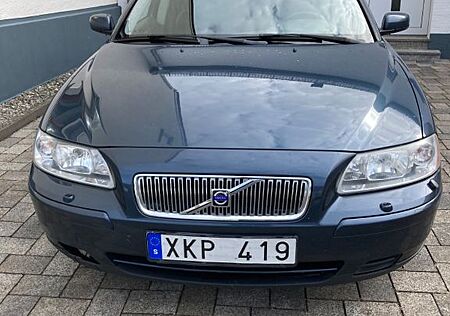 Volvo V70 D5