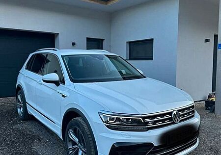 VW Tiguan Volkswagen R-Line 1.4 TSI DSG 4MOTION