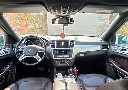 Mercedes-Benz GL 350 Offroad BlueTEC 4MATIC - AMG LINE VB25999