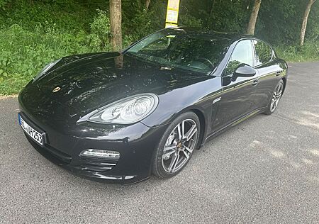 Porsche Panamera 4S inkl. Approved bis 06/2026