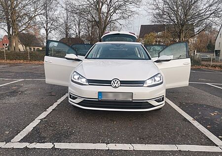 VW Golf Volkswagen 1.0 TSI Join Top gepflegt