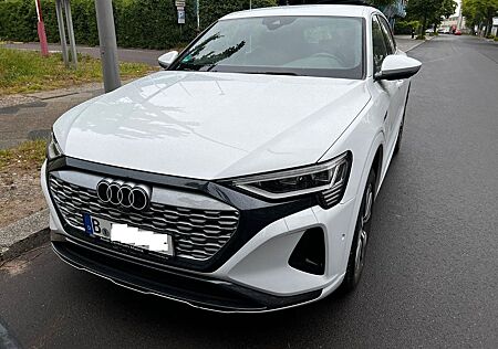 Audi Q8 e-tron Q8 50 e-tron quattro S-Line