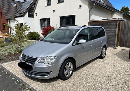 VW Touran Volkswagen 1.6 - Zahnr., Keilr. Brems. TÜV - neu