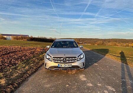 Mercedes-Benz GLA 250 DCT
