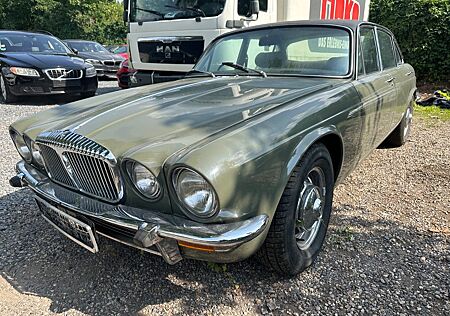 Jaguar Daimler DOUBLE SIX V12