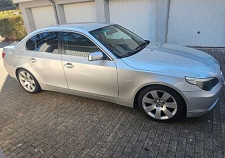BMW 520i -
