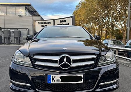 Mercedes-Benz C 180 BlueEFFICIENCY Automatik Bi-Xenon-AMG