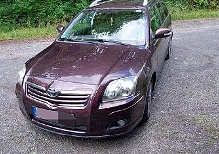 Toyota Avensis Combi 1.8-l-VVT-i -