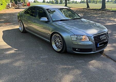 Audi A8 4.2 FSI tiptronic quattro -