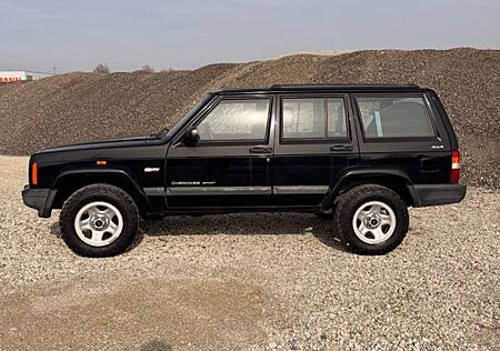 Jeep Cherokee XJ 2.5L 4x4 Benzin | 116.000km