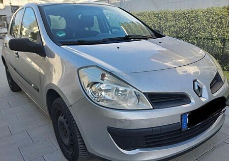 Renault Clio Expression 1.2 16V als Winterauto