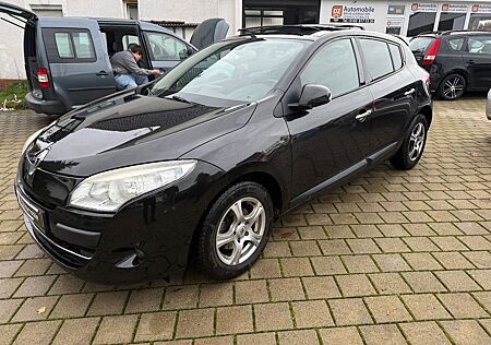 Renault Megane III Lim. 5-trg. Night & Day PANORAMADACH