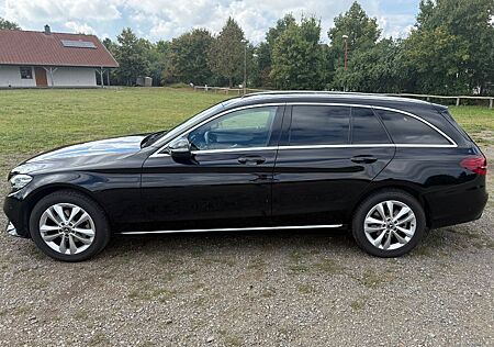 Mercedes-Benz C 220 d 4MATIC T Autom. -