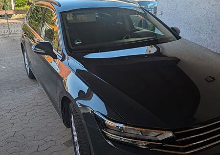 VW Passat Variant Volkswagen 1.5 TSI OPF Business Variant ...