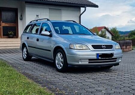 Opel Astra 1.6 - Selec