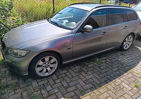 BMW 318i Touring Edition Exclusive Edition Exclusive