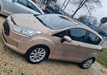 Ford B-Max Titanium *Navi*PDC*Pano*Garantie