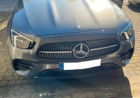 Mercedes-Benz E 200 AMG Line*Grau Metallic