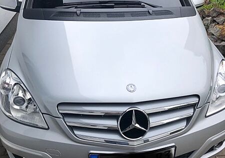 Mercedes-Benz B 180 BlueEFFICIENCY -