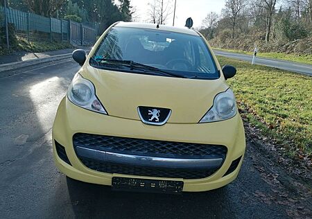 Peugeot 107 Petit Filou.1te Frauenhand. 1A.Tüneu