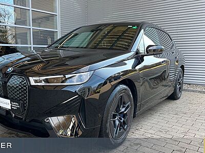 BMW iX xDrive40 Sportpaket,SkyLou,AHK,DAProf,Pano