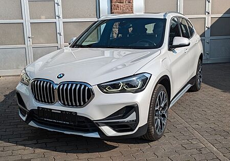 BMW X1 xDrive 25 e xLine / AHK / Kamera