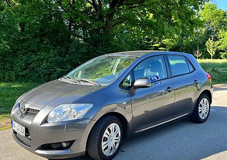 Toyota Auris 2.0 D-4D -