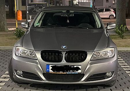 BMW 318i Touring -