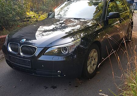 BMW 523i /Kombi/AHK/ Tüv/ Service/ Top Zustand