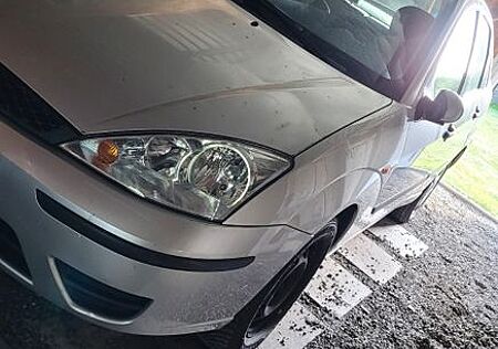 Ford Focus 1.6 Automatik Limousine