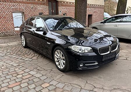 BMW 528i xDrive A Luxury Line Luxury Line