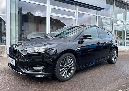 Ford Focus ST-Line Limousine 140PS