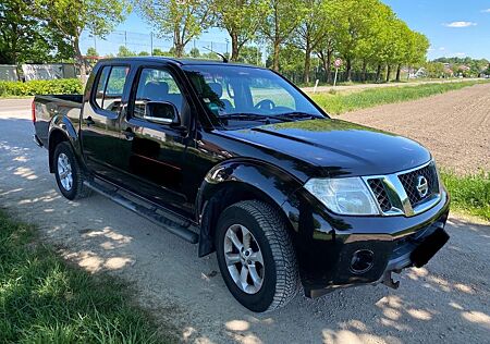 Nissan Navara Pickup Double Cab 4x4 Automatik LKW TÜV