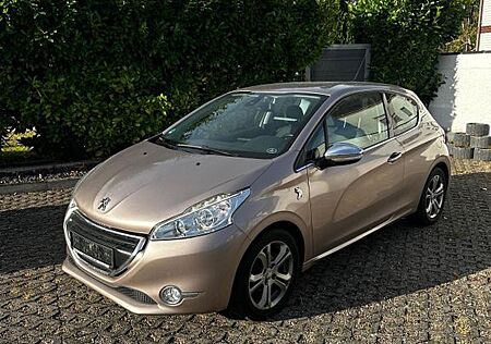Peugeot 208 1.2 Allure PureTech 110 STOP & START Allure