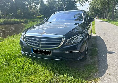 Mercedes-Benz E 220 d 4MATIC T-Modell -Luxus pur-