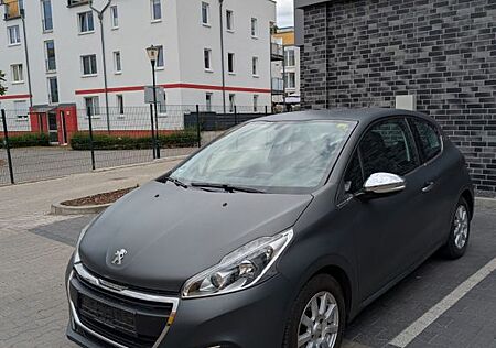 Peugeot 208 *TÜV NEU*12-M-GARANTIE*PARKTRONIK HINTEN*